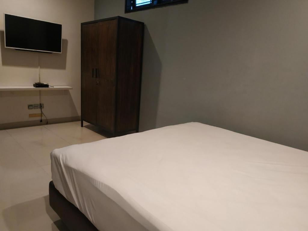 Oyo 90438 Mampang 34 Residence Jakarta Kültér fotó